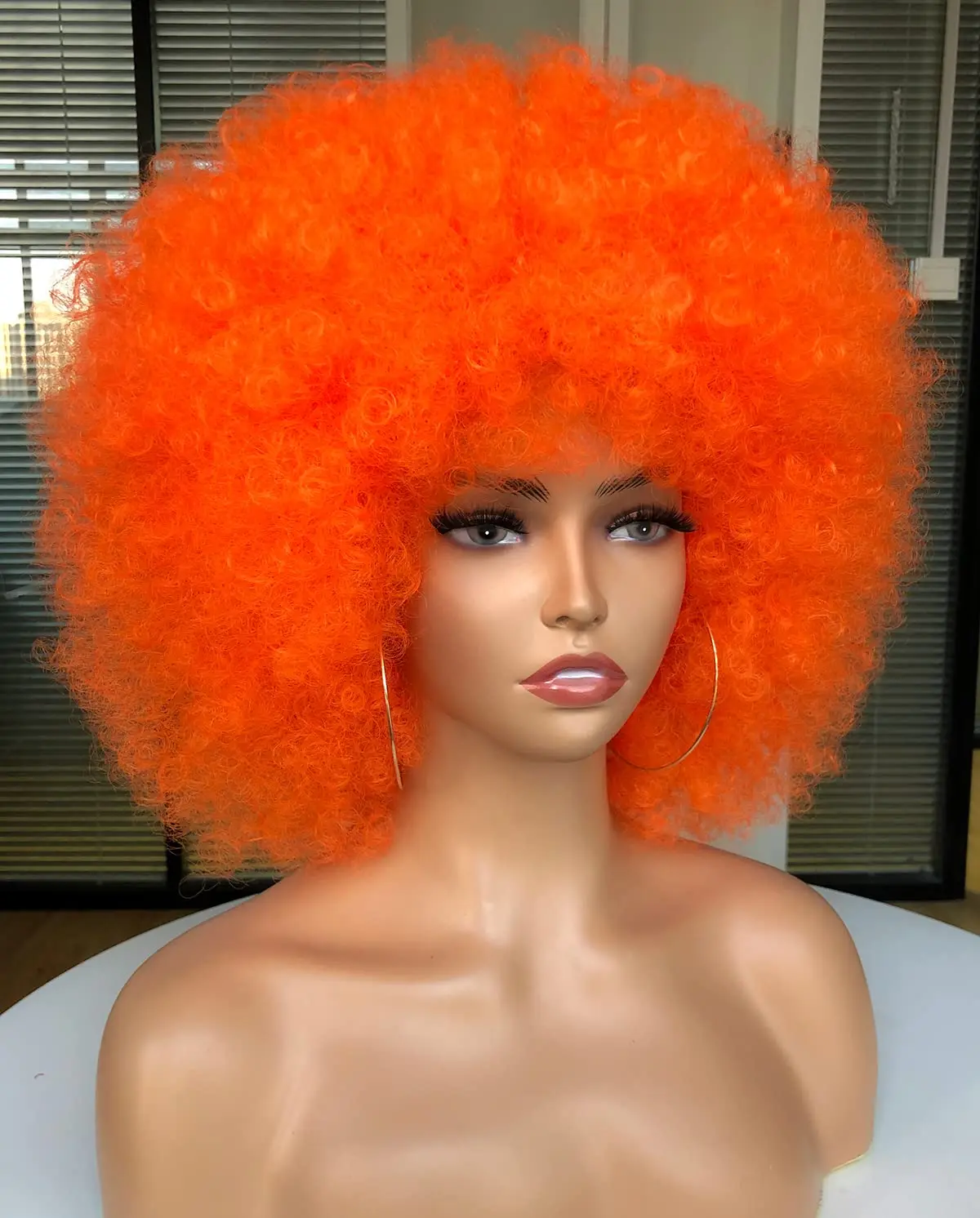 合成アフロウィッグ,巻き毛,大きな弾力性,自然な外観,ハロウ - Synthetic Braided Wigs For Black Women のレビューと価格